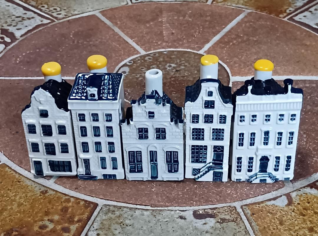 KLMオランダ航空のデルフトブルーのミニチュアハウス No.6 KLM、105種類目の「デフルトハウス」ミニチュア発表 | AIRLINE web