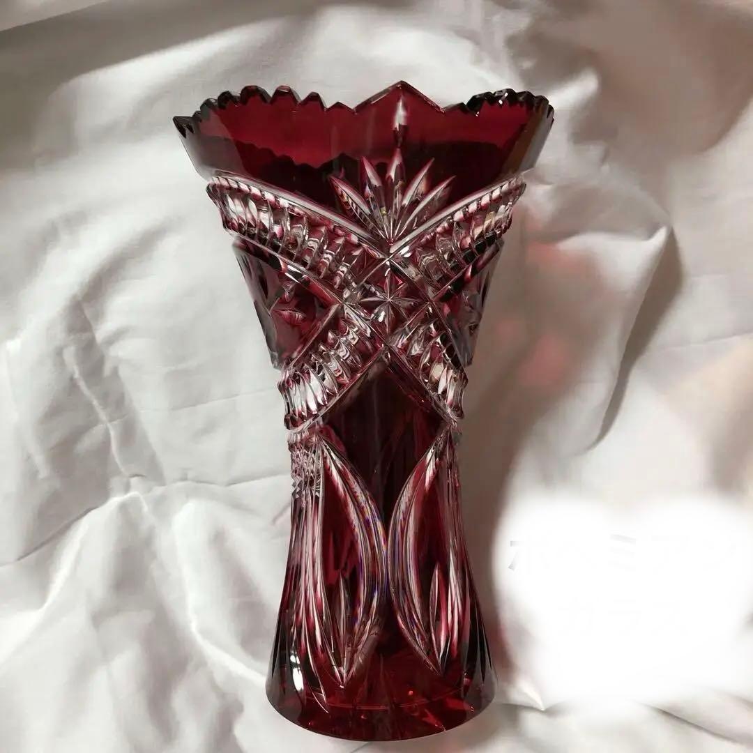 ボヘミアン？ドレスデン？ガラス　 赤色被せ切子　フラワーベース　花瓶 クリスタルガラス ボヘミアングラス 赤被せガラス カットグラス