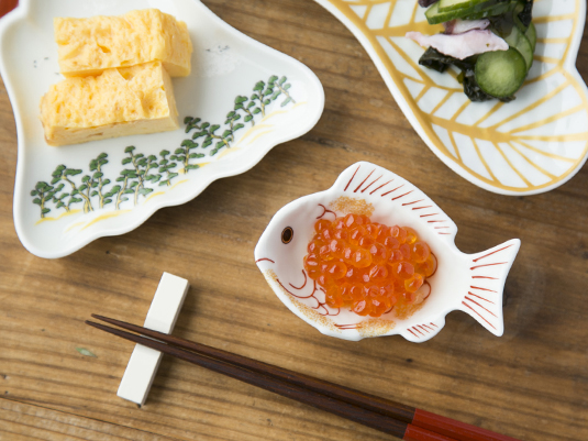 幸楽窯 錦金叩き 鯛型小付 -ハレの日の食卓に！立体感のある鯛の小付