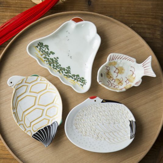 幸楽窯 錦雪衣金羽根 鶴型銘々皿 -縁起の良い絵柄で、おめでたい食卓に